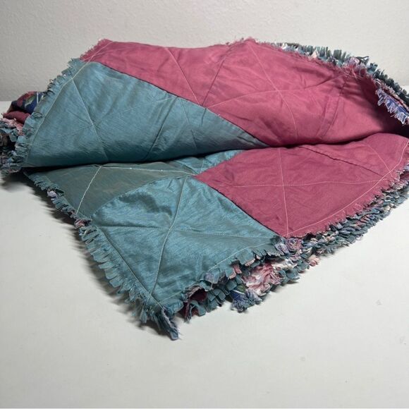 VTG Rare Amish Hand Made Green Pink Blanket Quilt Bedspread - Size 72” X 68” - Picture 3 of 7